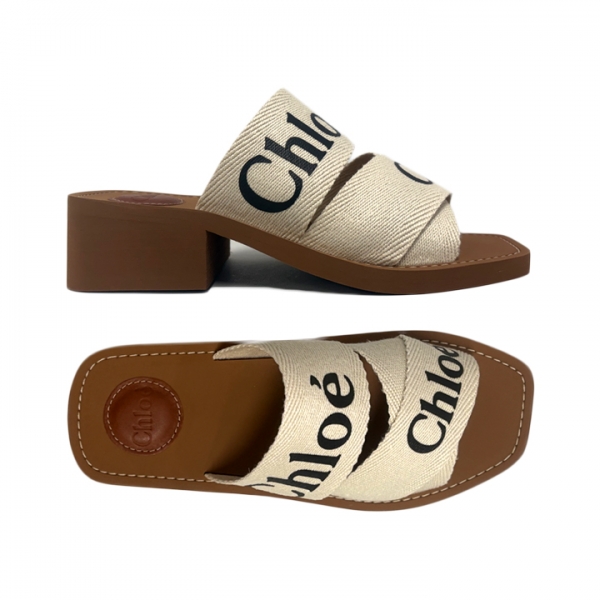 ◆당일◆25FW 우디 로고 오픈토 힐 뮬 화이트 CHC22U550Z3 101