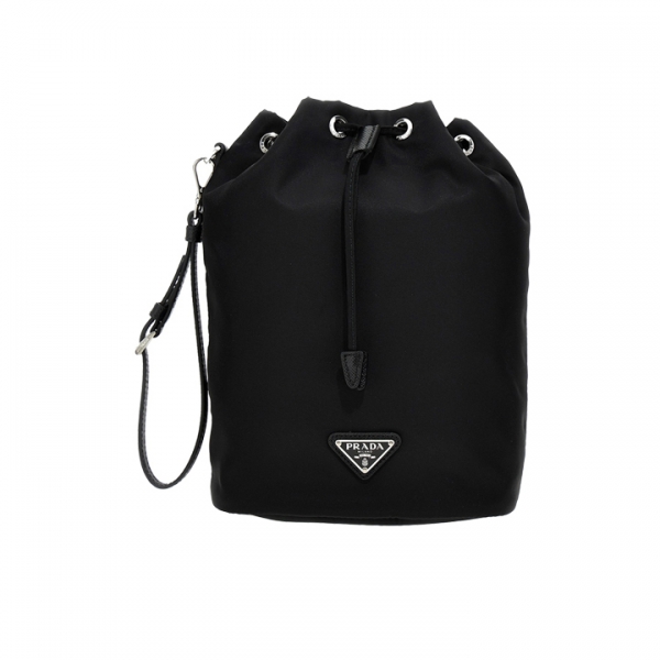 ◆당일◆26SS 삼각로고 드로스트링 버킷백 블랙 1NS369 R067 F0002