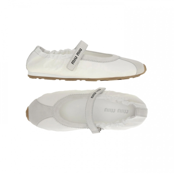 ◆당일◆26SS 플룸 테크니컬 패브릭 스웨이드 발레리나 플랫 슈즈 화이트 5F370E D7C F0009