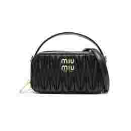 ◆당일◆25FW 금장 로고 마틀라세 반돌리에 탑핸들 크로스백 블랙 5BH229 N88 F0002