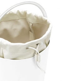 ◆당일◆24SS 음각 로고 라운드 버킷백 화이트 JSPO850287 WOB69111N 100