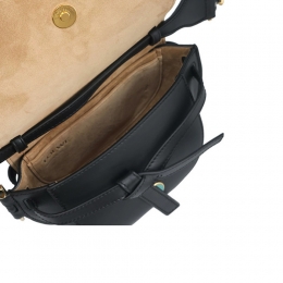 ◆당일◆25SS 로고 각인 게이트 미니 크로스백 블랙 A650N46X13 1100