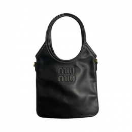 ◆당일◆26SS 로고 자수 아이비 레더 핸드백 블랙 5BA281 2CRW F0002