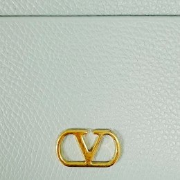 ◆당일◆25SS V로고 시그니처 카드지갑 스카이그레이 6W2P0AJ7 SNP WTW