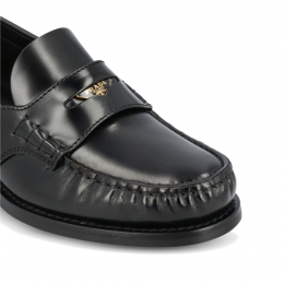 ◆당일◆26SS 프라다 삼각 로고 브러쉬드 페니 로퍼 블랙 1D820N 055 F0002