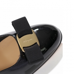 ◆당일◆23FW 바라 VARA 유광 펌프스힐 블랙 0574572