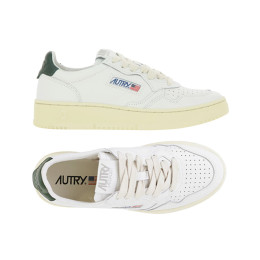26SS 여성 메달리스트 로우탑 스니커즈 화이트/다크그린탭 AULW LL47