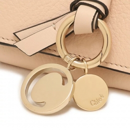 ◆당일◆25FW 알파벳 미니 코인 반지갑 시멘트 핑크 CHC21WP946F57 6J5