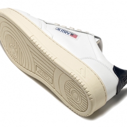 ◆당일◆24FW 여성 메달리스트 로우탑 스니커즈 화이트/블루탭 AULW LL12