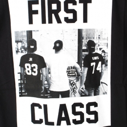 ◆10주년◆FIRST 스퀘어 백 프린팅 티셔츠 블랙 LA04TEE75BK