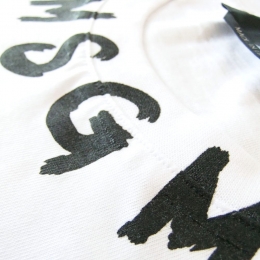 ◆14주년◆넥 로고 프린팅 티셔츠 화이트 3240MM96 227298 01