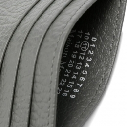 ◆당일◆26SS 스티치 로고 카드지갑 그레이 SA1VX0006 P4455 T8127