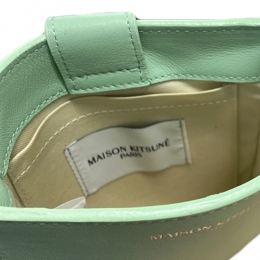 ◆당일◆25SS 로고 스트랩 넥 파우치 미스트 그린 IU05527LC0025 P322