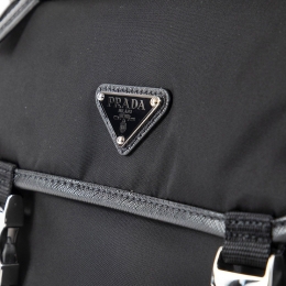 ◆당일◆25FW 삼각로고 리나일론 숄더백 블랙 2VD066 2DMG F0002