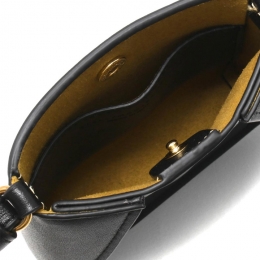 ◆12주년◆펀칭 로고 마이크로 호보 크로스백 블랙 700159 W8542 1000