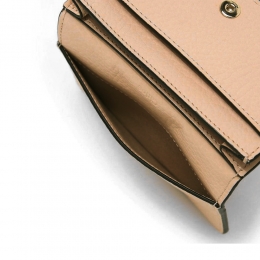 ◆당일◆26SS 알파벳 코인 카드지갑 라이트탄 CHC21WP015F57 26X