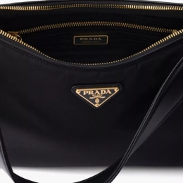 26SS 삼각 로고 에메 미디움 가죽 숄더백 블랙 1BC229 2CYS F0002