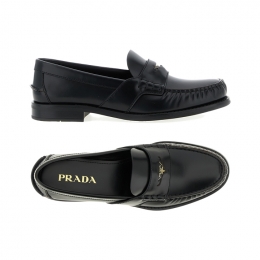 ◆당일◆26SS 프라다 삼각 로고 브러쉬드 페니 로퍼 블랙 1D820N 055 F0002