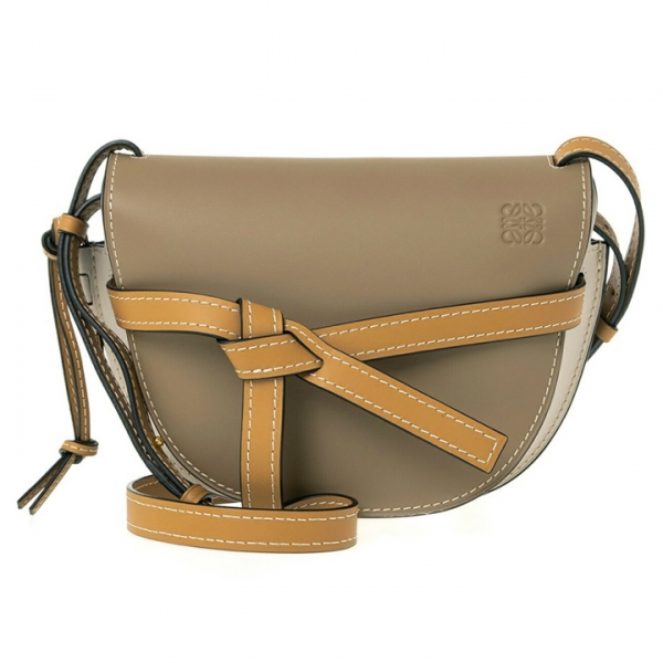 ◆당일◆23FW 로고 각인 게이트 스몰 숄더백 토프 321 54 T20 3993
